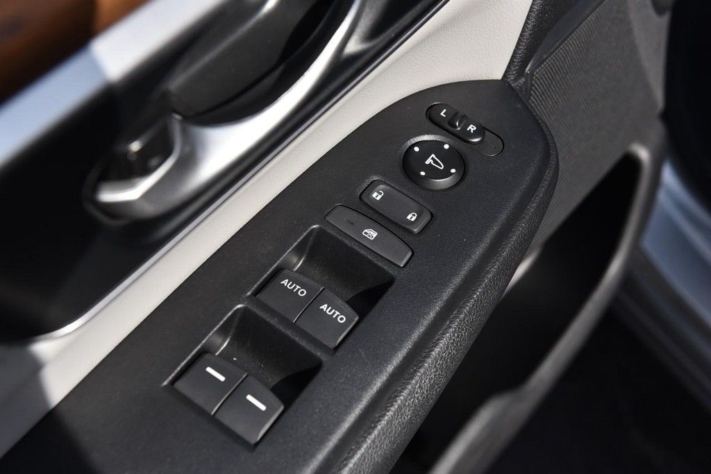 Honda CR-V Vehicle Image 08