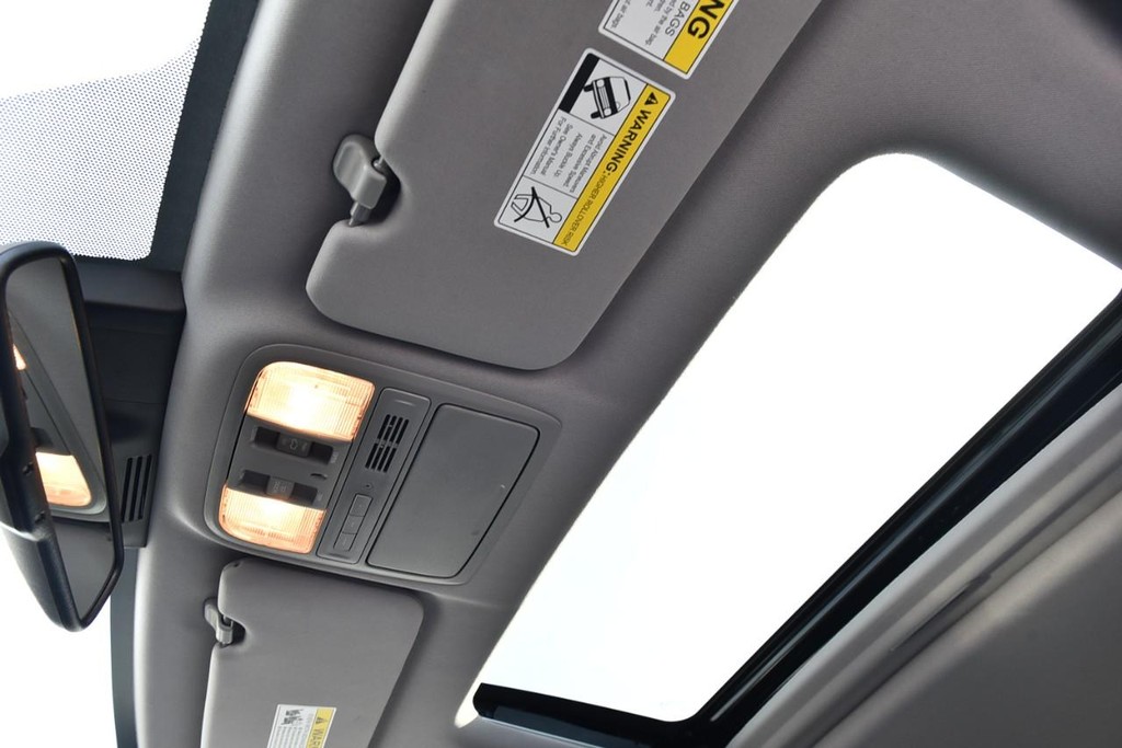 Honda CR-V Vehicle Image 21