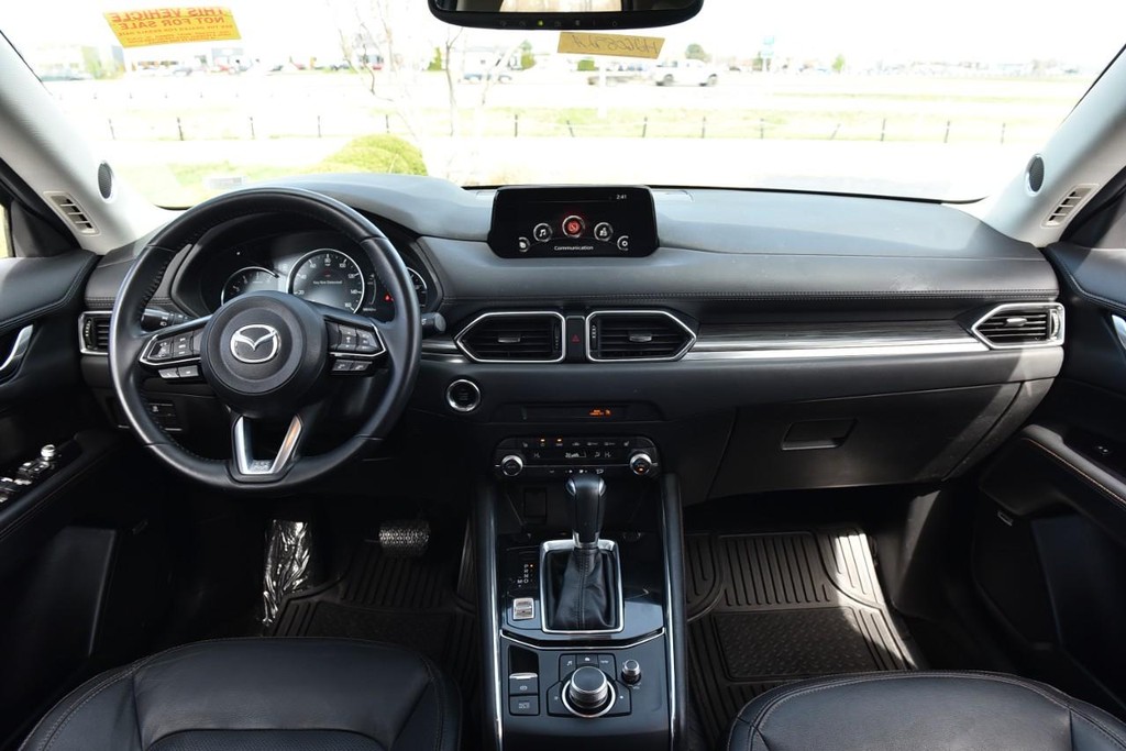 Mazda CX-5 Vehicle Full-screen Gallery Image 7