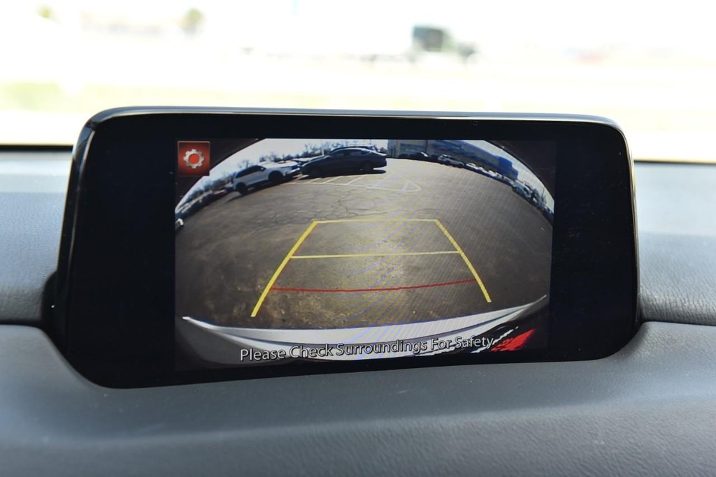 Mazda CX-5 Vehicle Full-screen Gallery Image 13