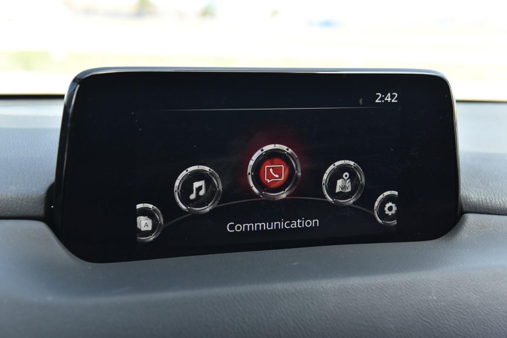 Mazda CX-5 Vehicle Full-screen Gallery Image 14