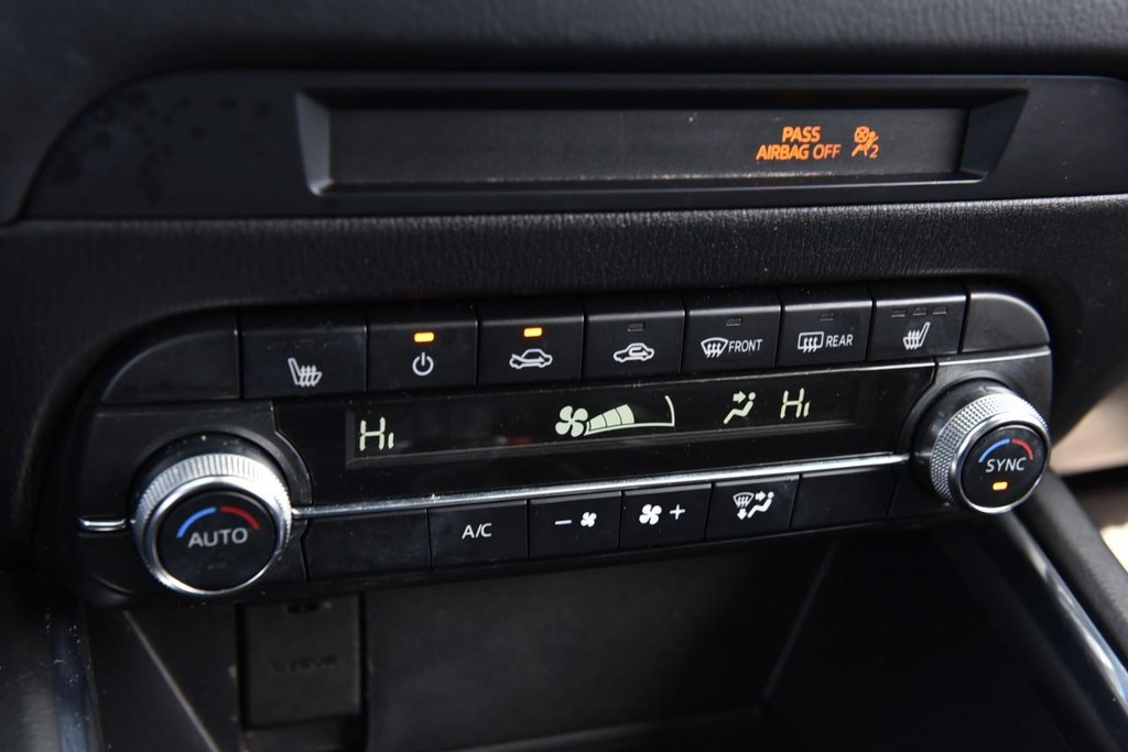 Mazda CX-5 Vehicle Full-screen Gallery Image 16