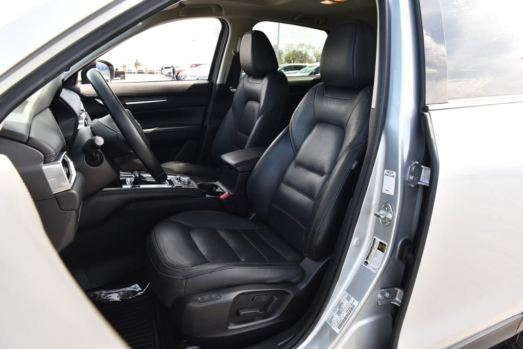 Mazda CX-5 Vehicle Full-screen Gallery Image 20