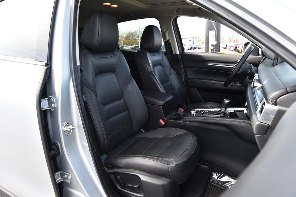 Mazda CX-5 Vehicle Full-screen Gallery Image 21