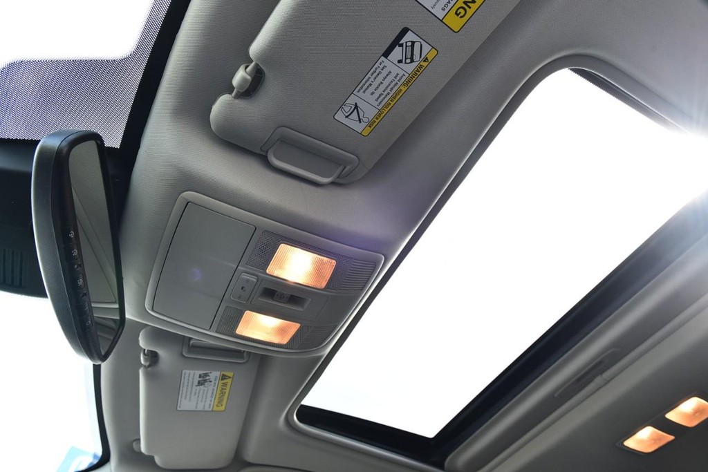 Mazda CX-5 Vehicle Full-screen Gallery Image 22