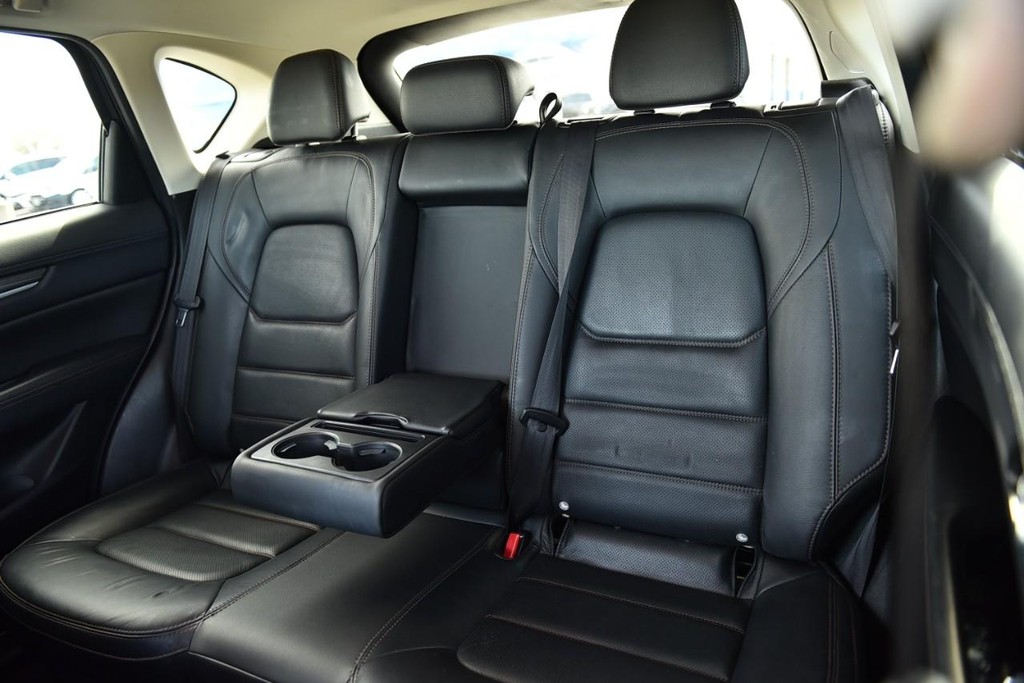 Mazda CX-5 Vehicle Full-screen Gallery Image 23