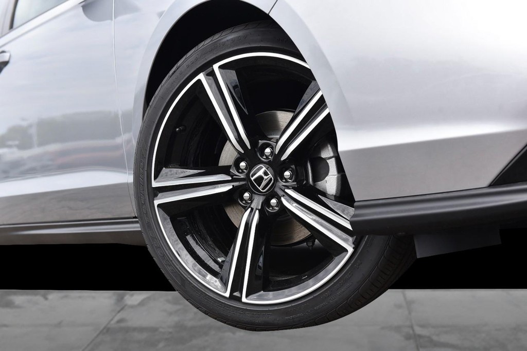 Honda Accord Sedan Vehicle Image 03