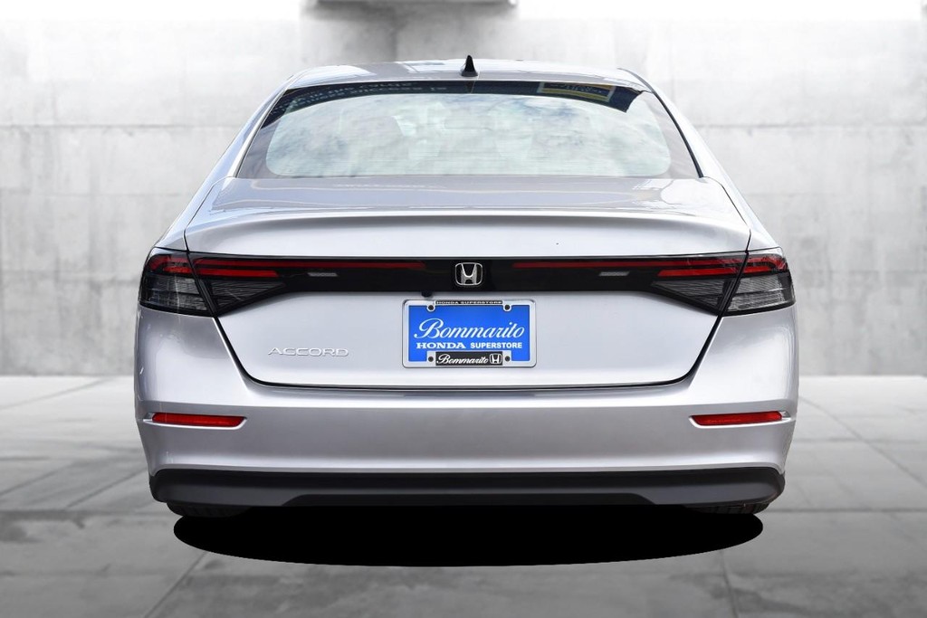 Honda Accord Sedan Vehicle Image 06