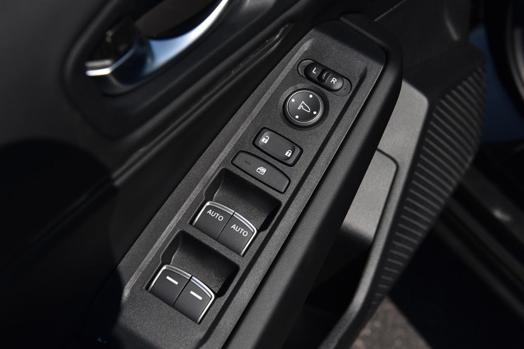 Honda Accord Sedan Vehicle Full-screen Gallery Image 8