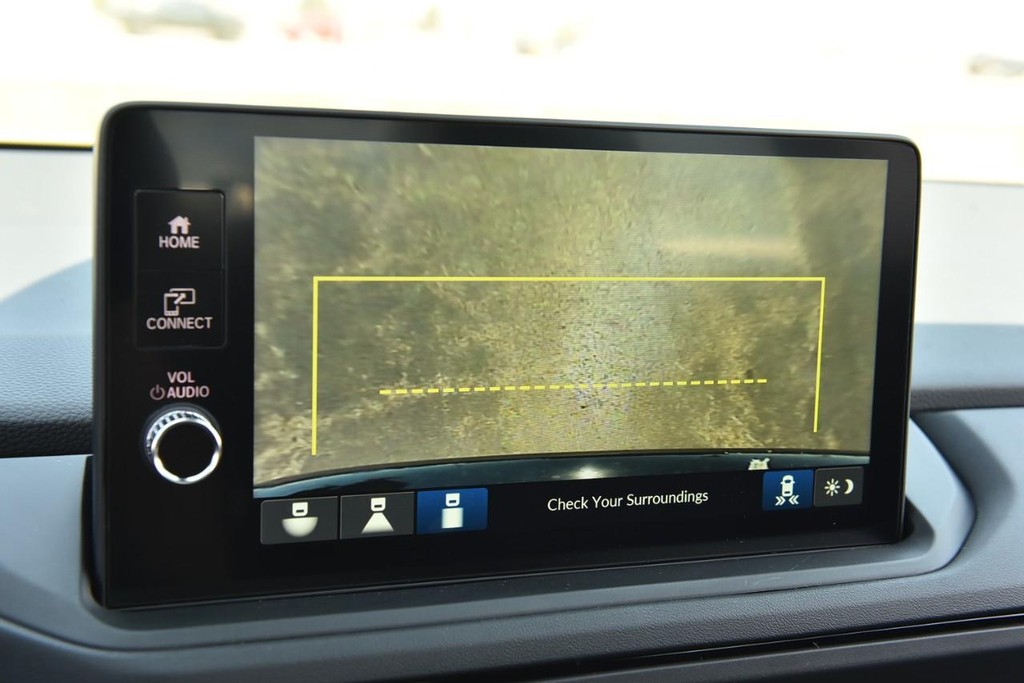 Honda Accord Sedan Vehicle Full-screen Gallery Image 12