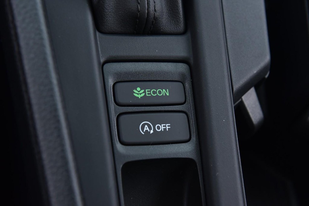 Honda Accord Sedan Vehicle Full-screen Gallery Image 17