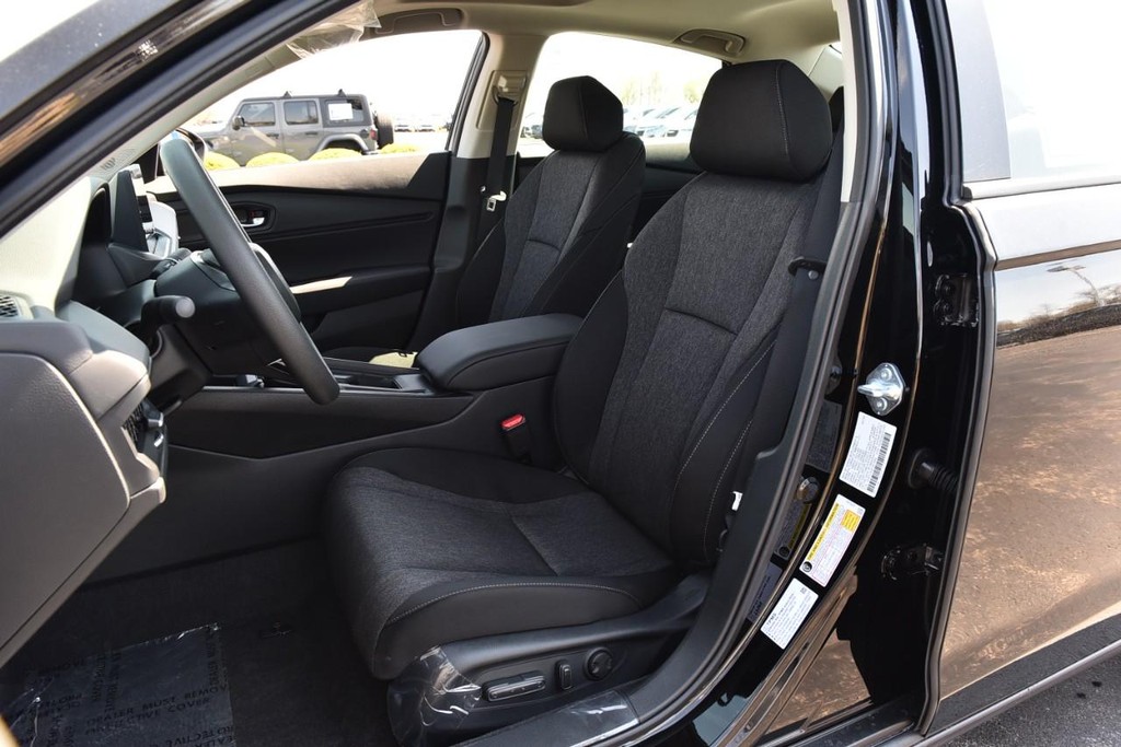 Honda Accord Sedan Vehicle Full-screen Gallery Image 20