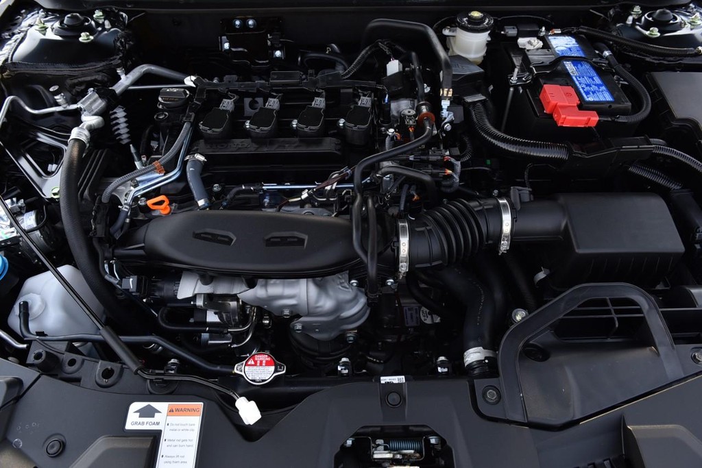 Honda Accord Sedan Vehicle Full-screen Gallery Image 26