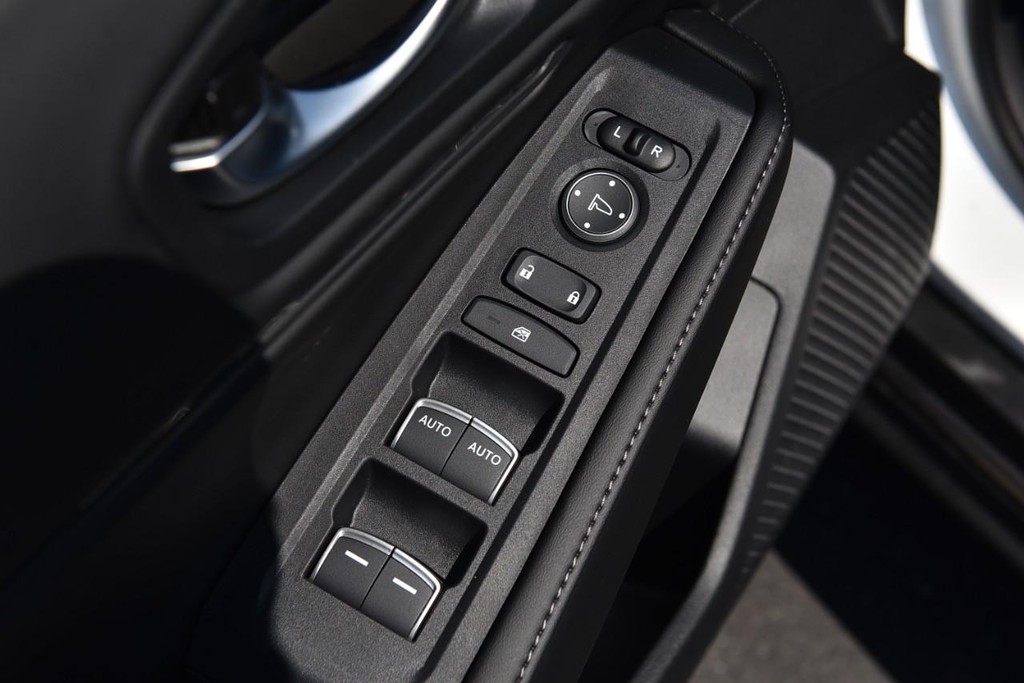 Honda Accord Hybrid Vehicle Full-screen Gallery Image 8