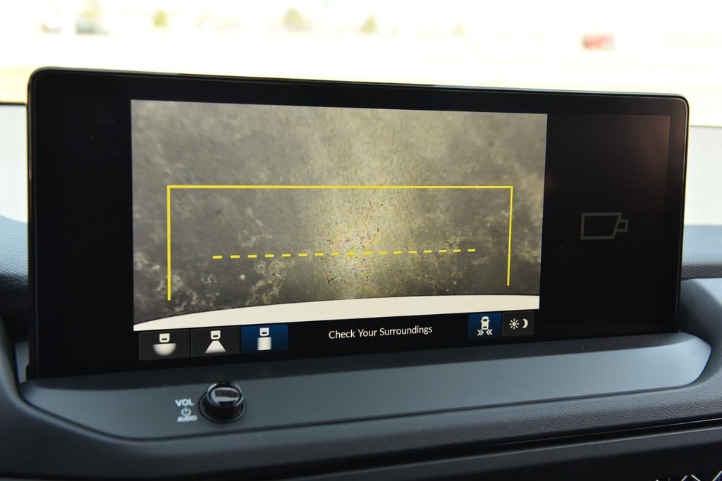 Honda Accord Hybrid Vehicle Full-screen Gallery Image 12