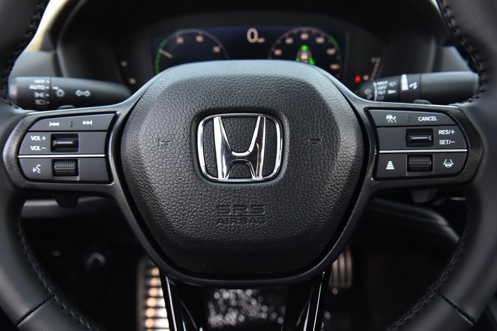 Honda Accord Hybrid Vehicle Full-screen Gallery Image 19