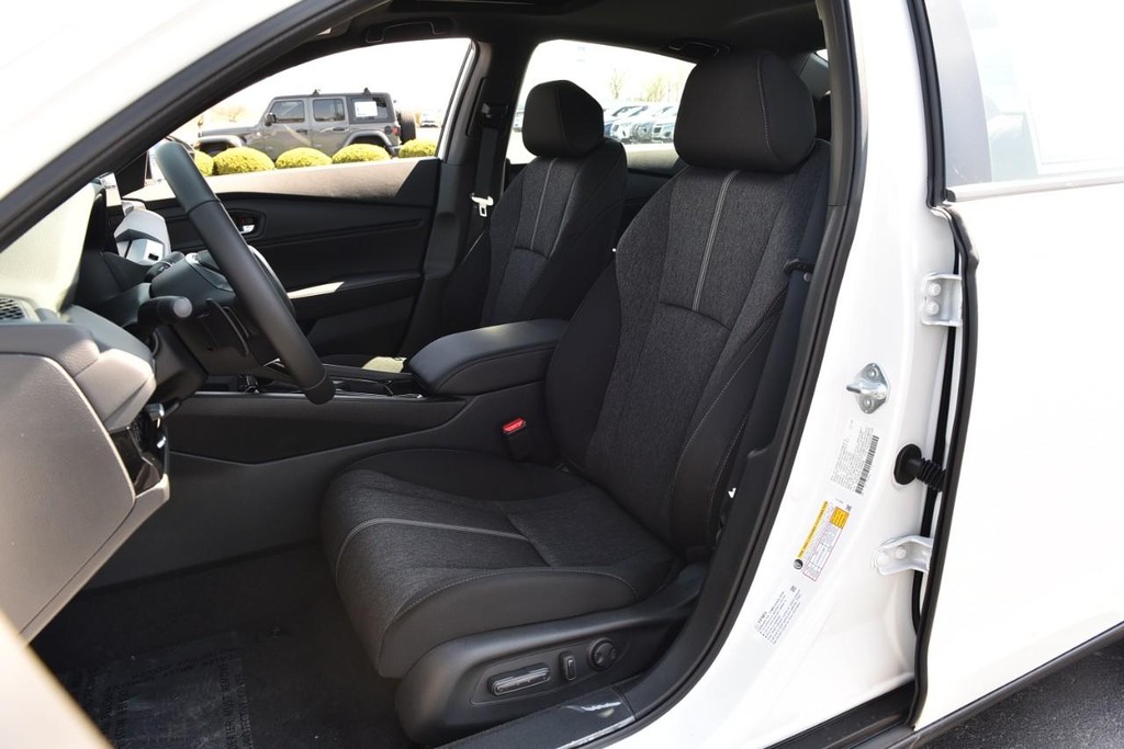 Honda Accord Hybrid Vehicle Full-screen Gallery Image 20