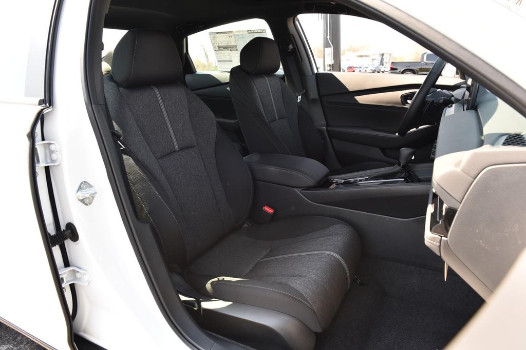 Honda Accord Hybrid Vehicle Full-screen Gallery Image 21