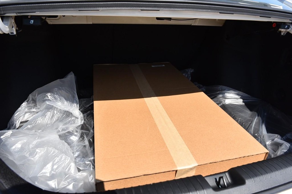 Honda Accord Hybrid Vehicle Full-screen Gallery Image 25