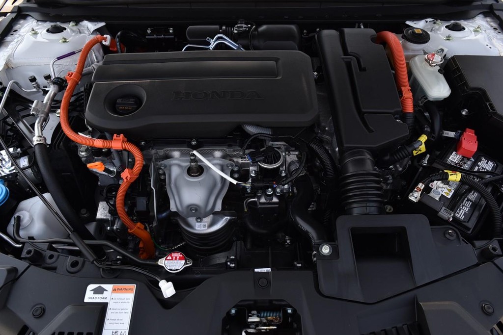 Honda Accord Hybrid Vehicle Full-screen Gallery Image 26