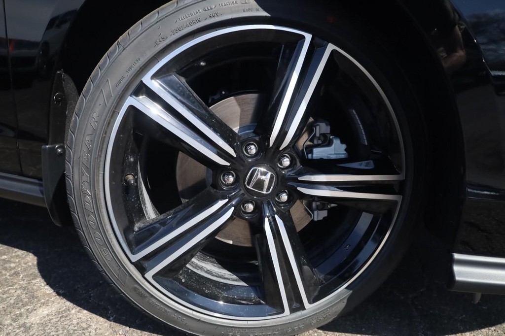 Honda Accord Hybrid Vehicle Image 02