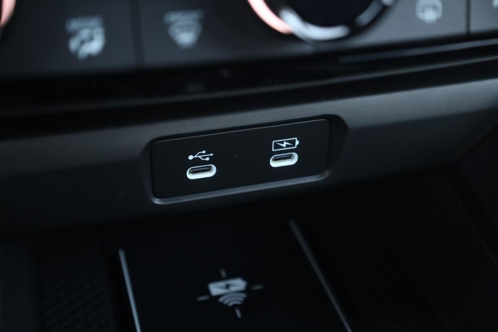 Honda Accord Hybrid Vehicle Image 15