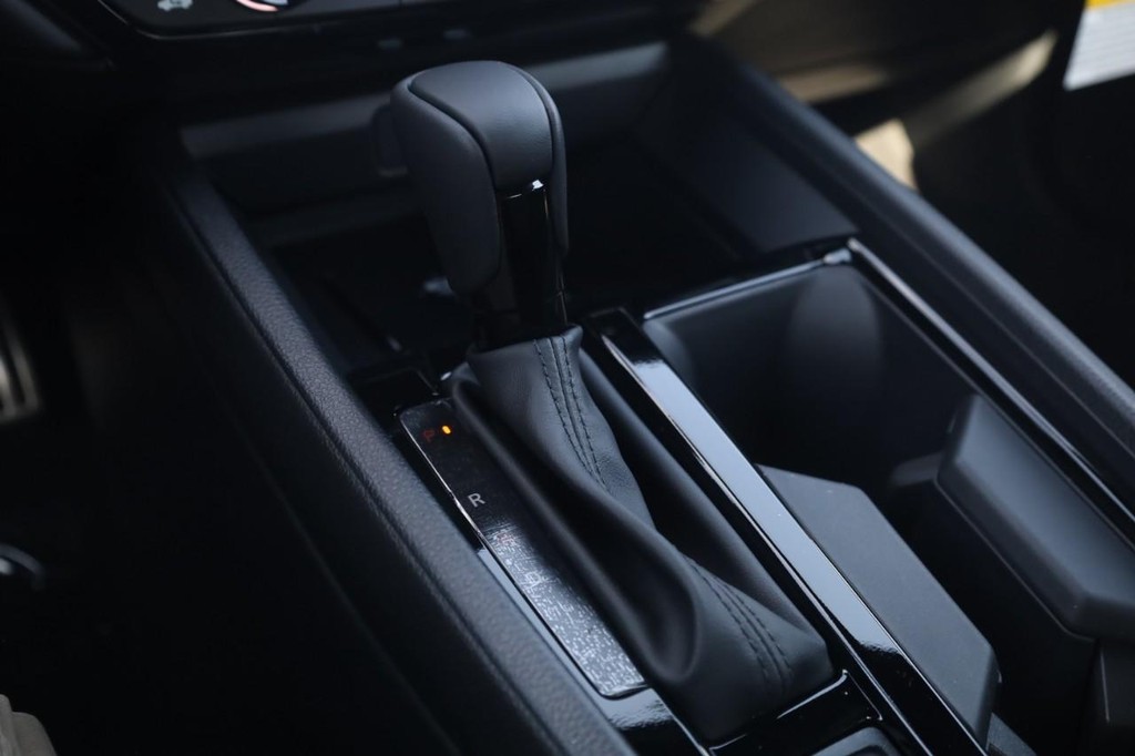 Honda Accord Hybrid Vehicle Image 17