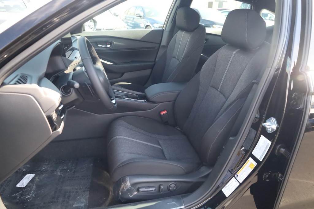 Honda Accord Hybrid Vehicle Image 18