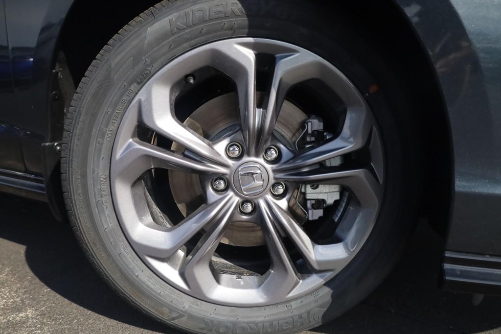 Honda Accord Hybrid Vehicle Image 02