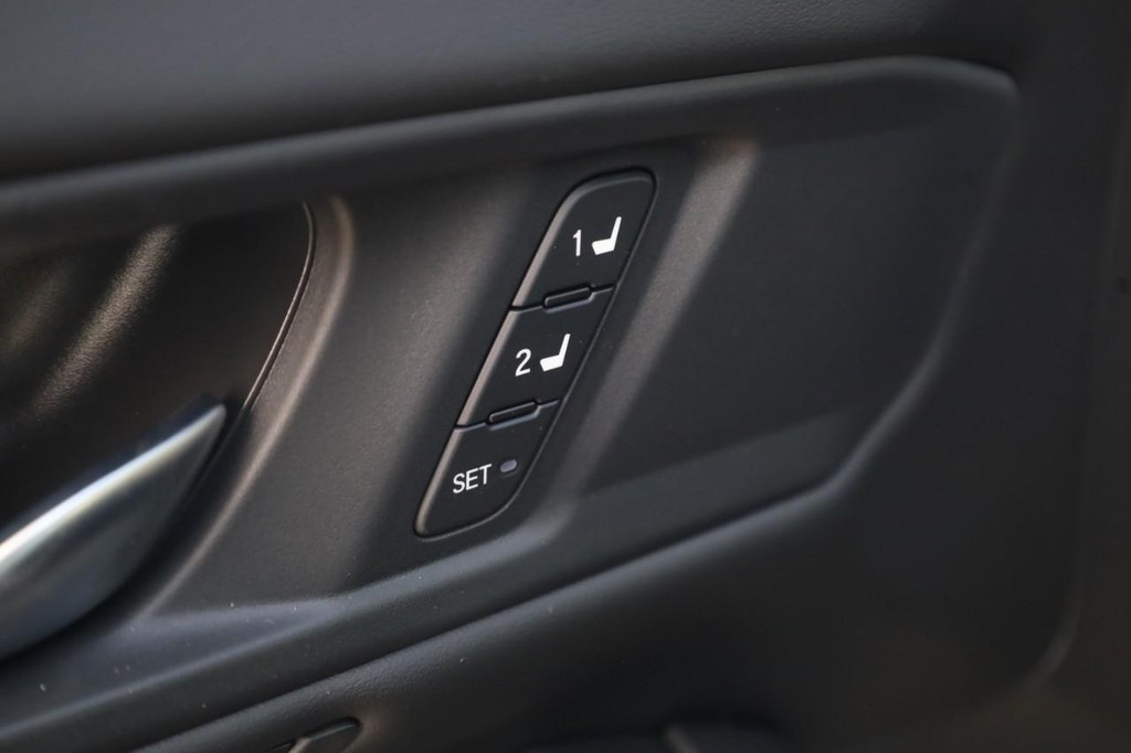 Honda Accord Hybrid Vehicle Image 11