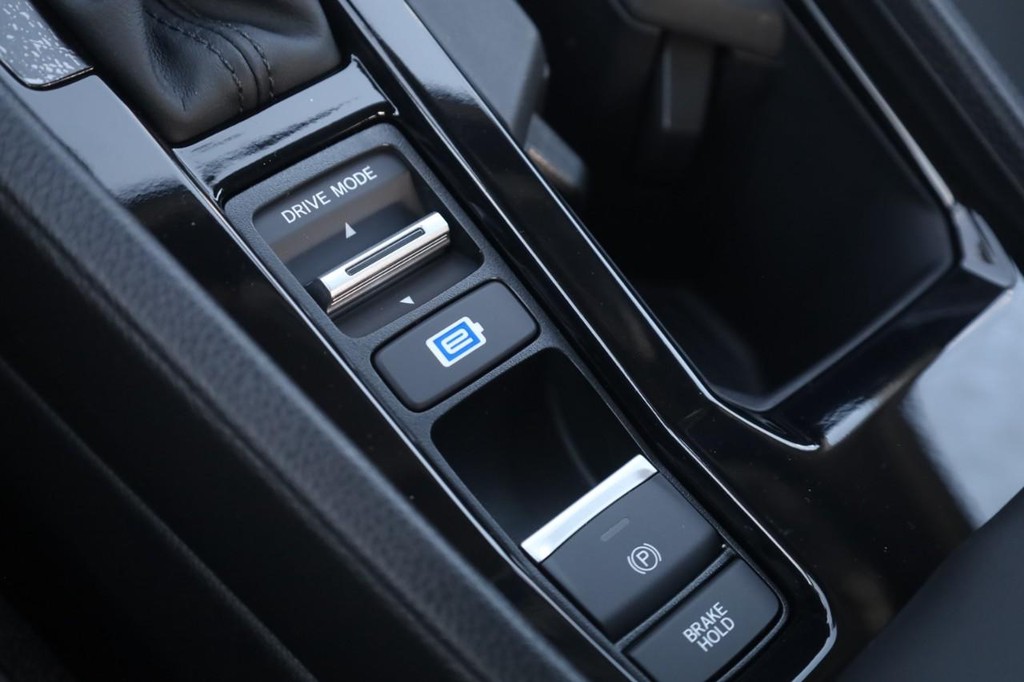 Honda Accord Hybrid Vehicle Image 17