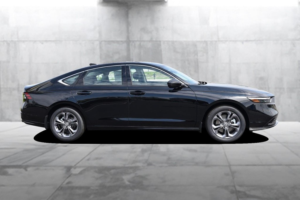 Honda Accord Hybrid Vehicle Image 05