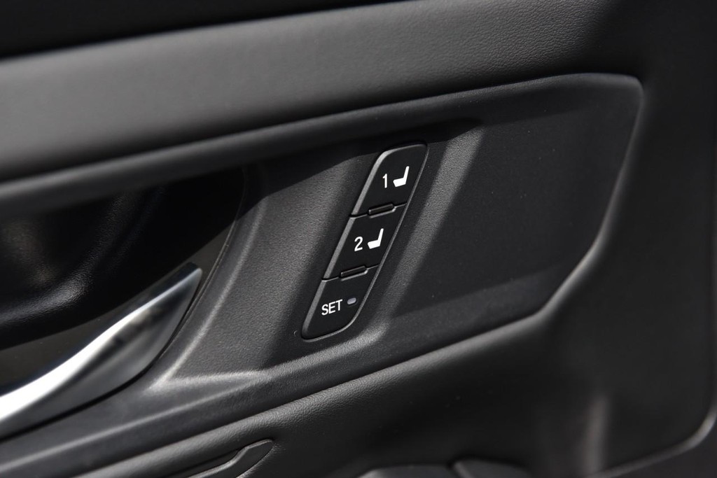 Honda Accord Hybrid Vehicle Image 09