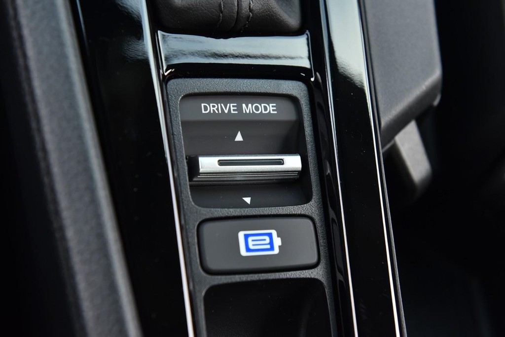 Honda Accord Hybrid Vehicle Image 18