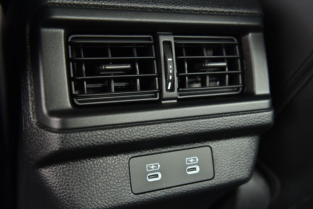 Honda Accord Hybrid Vehicle Image 25