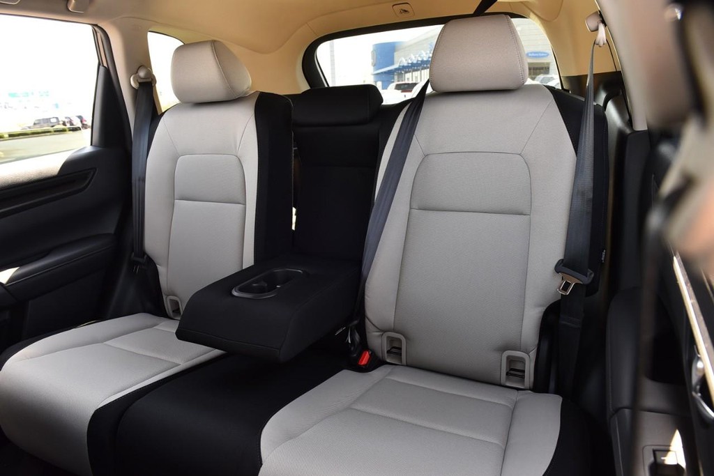 Honda CR-V Vehicle Image 23