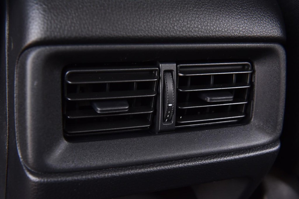 Honda CR-V Vehicle Image 24