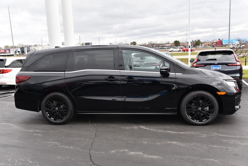 Honda Odyssey Vehicle Full-screen Gallery Image 5