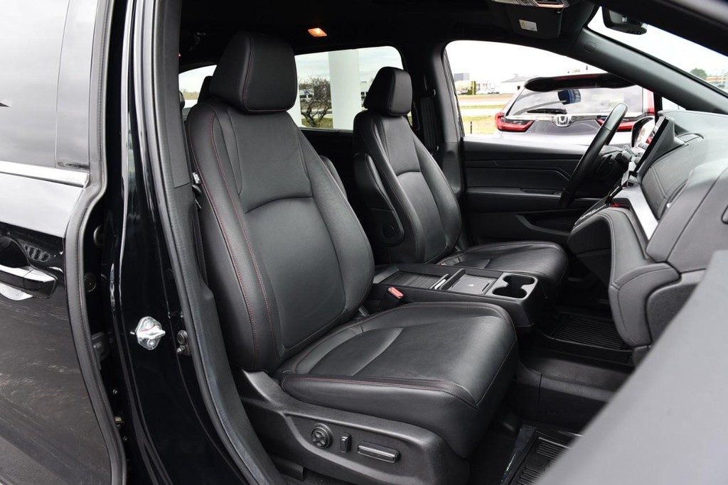 Honda Odyssey Vehicle Full-screen Gallery Image 22