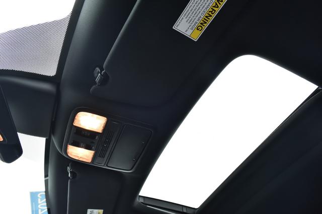 Honda Odyssey Vehicle Full-screen Gallery Image 23