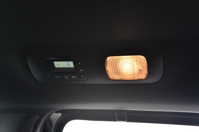 Honda Odyssey Vehicle Full-screen Gallery Image 25