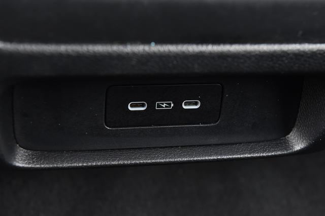 Honda Odyssey Vehicle Full-screen Gallery Image 26