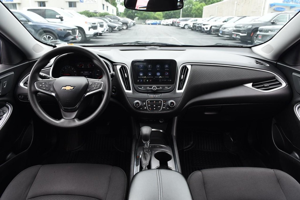 Chevrolet Malibu Vehicle Image 07