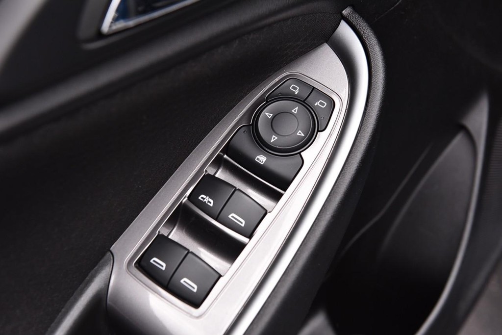 Chevrolet Malibu Vehicle Image 08
