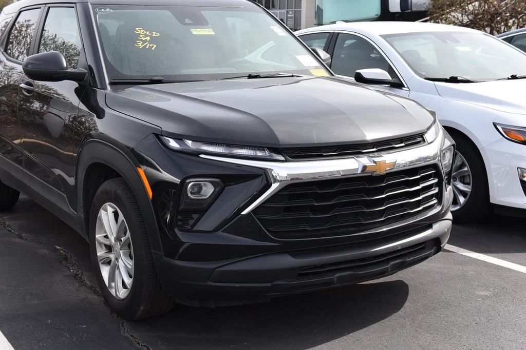 Chevrolet Trailblazer Vehicle Image 02