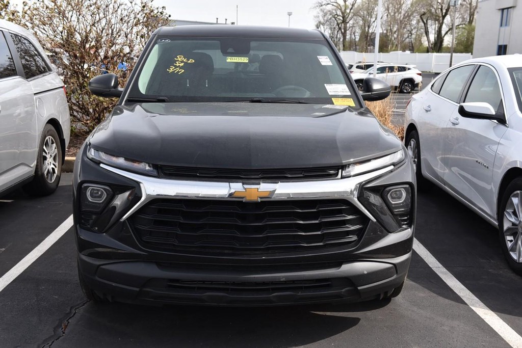 Chevrolet Trailblazer Vehicle Image 03