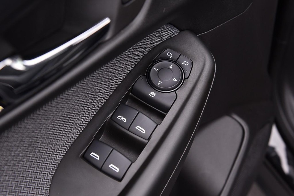 Chevrolet TrailBlazer Vehicle Image 08