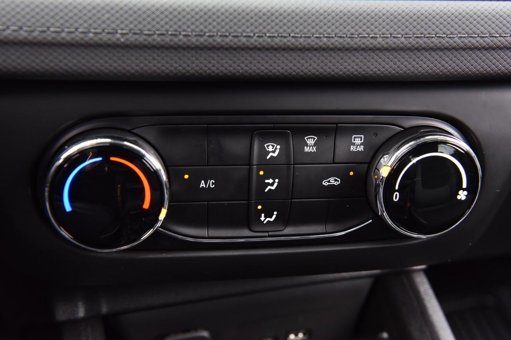 Chevrolet TrailBlazer Vehicle Image 14