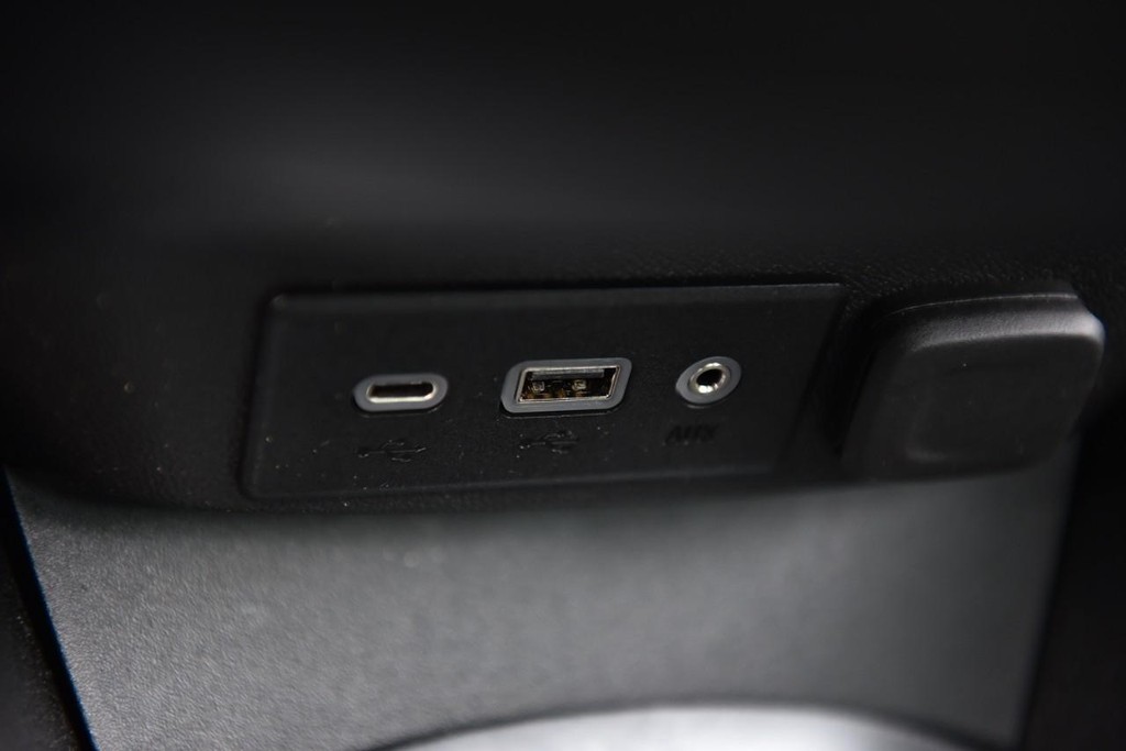 Chevrolet Malibu Vehicle Full-screen Gallery Image 14