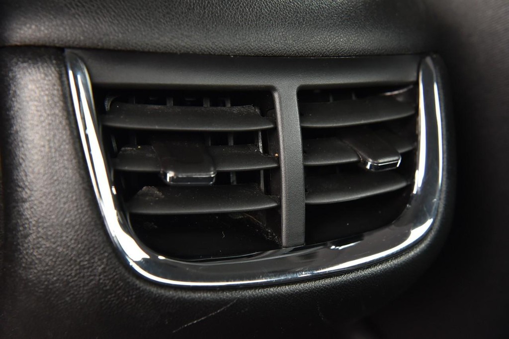 Chevrolet Malibu Vehicle Full-screen Gallery Image 20